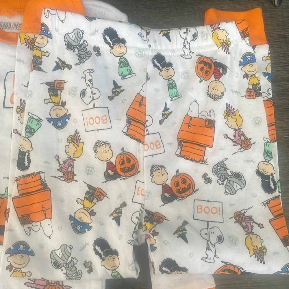 NWOT Unisex Peanuts Halloween Pajama Set - Picture 4 of 5
